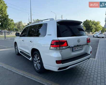 Белый Тойота Ленд Крузер, объемом двигателя 4.46 л и пробегом 111 тыс. км за 58900 $, фото 6 на Automoto.ua