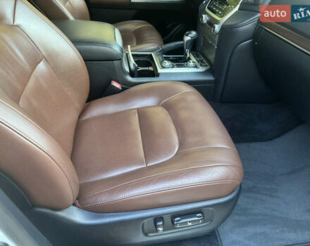 Белый Тойота Ленд Крузер, объемом двигателя 4.61 л и пробегом 122 тыс. км за 54000 $, фото 23 на Automoto.ua