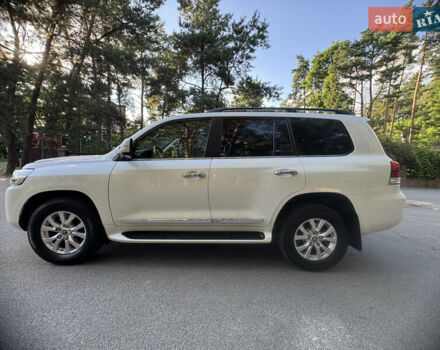 Белый Тойота Ленд Крузер, объемом двигателя 4.61 л и пробегом 122 тыс. км за 54000 $, фото 9 на Automoto.ua
