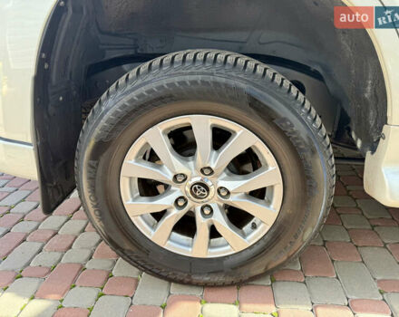 Белый Тойота Ленд Крузер, объемом двигателя 4.46 л и пробегом 195 тыс. км за 44999 $, фото 35 на Automoto.ua