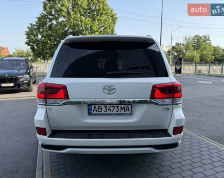 Белый Тойота Ленд Крузер, объемом двигателя 4.46 л и пробегом 111 тыс. км за 58900 $, фото 5 на Automoto.ua