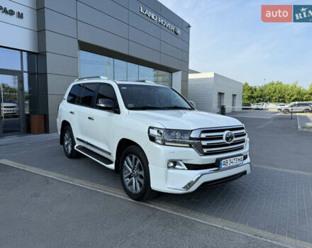 Белый Тойота Ленд Крузер, объемом двигателя 4.46 л и пробегом 111 тыс. км за 58900 $, фото 2 на Automoto.ua