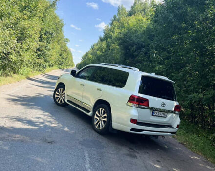 Белый Тойота Ленд Крузер, объемом двигателя 4.46 л и пробегом 250 тыс. км за 44999 $, фото 1 на Automoto.ua