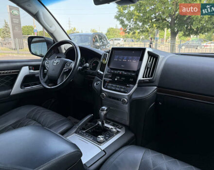 Белый Тойота Ленд Крузер, объемом двигателя 4.46 л и пробегом 111 тыс. км за 58900 $, фото 30 на Automoto.ua