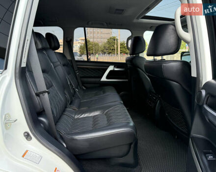 Белый Тойота Ленд Крузер, объемом двигателя 4.46 л и пробегом 111 тыс. км за 58900 $, фото 29 на Automoto.ua