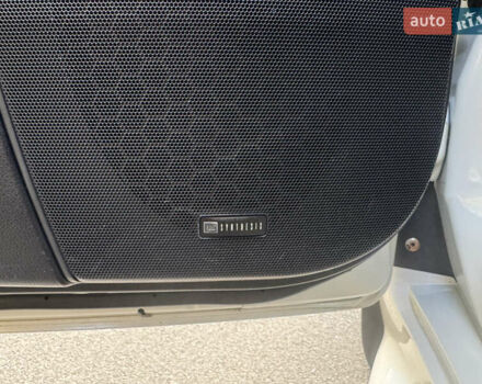 Белый Тойота Ленд Крузер, объемом двигателя 4.61 л и пробегом 122 тыс. км за 54000 $, фото 52 на Automoto.ua