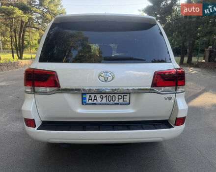 Белый Тойота Ленд Крузер, объемом двигателя 4.61 л и пробегом 122 тыс. км за 54000 $, фото 15 на Automoto.ua