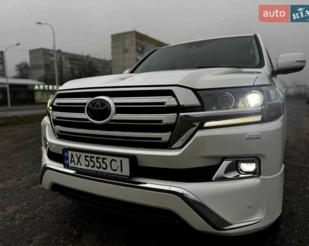 Белый Тойота Ленд Крузер, объемом двигателя 4.46 л и пробегом 192 тыс. км за 54555 $, фото 1 на Automoto.ua