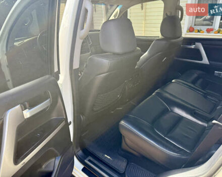 Белый Тойота Ленд Крузер, объемом двигателя 4.46 л и пробегом 195 тыс. км за 44999 $, фото 24 на Automoto.ua