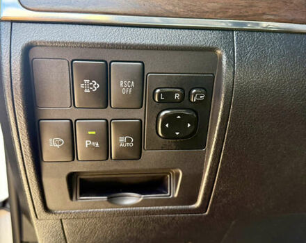 Белый Тойота Ленд Крузер, объемом двигателя 4.46 л и пробегом 195 тыс. км за 44999 $, фото 32 на Automoto.ua