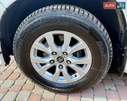 Белый Тойота Ленд Крузер, объемом двигателя 4.46 л и пробегом 195 тыс. км за 44999 $, фото 37 на Automoto.ua