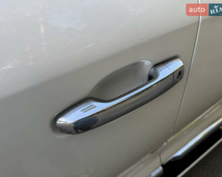 Белый Тойота Ленд Крузер, объемом двигателя 4.61 л и пробегом 122 тыс. км за 54000 $, фото 18 на Automoto.ua