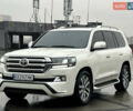 Белый Тойота Ленд Крузер, объемом двигателя 4.46 л и пробегом 260 тыс. км за 49500 $, фото 1 на Automoto.ua
