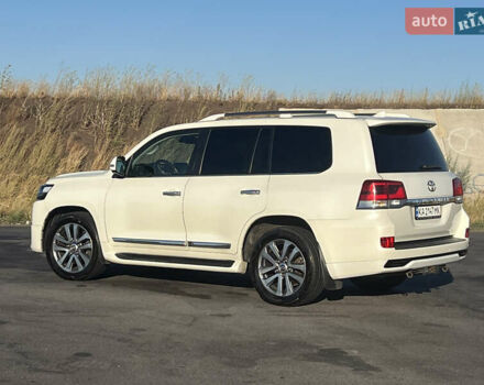 Белый Тойота Ленд Крузер, объемом двигателя 4.46 л и пробегом 250 тыс. км за 44999 $, фото 2 на Automoto.ua