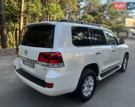 Белый Тойота Ленд Крузер, объемом двигателя 4.61 л и пробегом 122 тыс. км за 54000 $, фото 7 на Automoto.ua