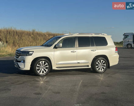 Белый Тойота Ленд Крузер, объемом двигателя 4.46 л и пробегом 250 тыс. км за 44999 $, фото 4 на Automoto.ua