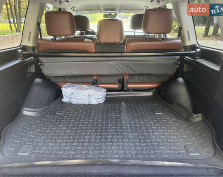 Белый Тойота Ленд Крузер, объемом двигателя 4.61 л и пробегом 122 тыс. км за 54000 $, фото 21 на Automoto.ua