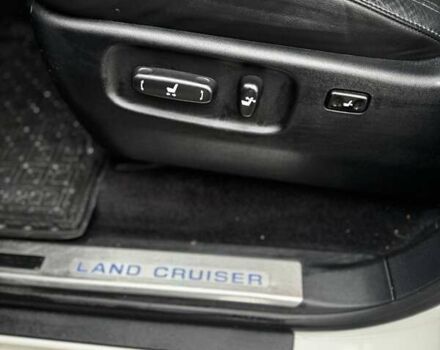 Белый Тойота Ленд Крузер, объемом двигателя 4.46 л и пробегом 192 тыс. км за 54555 $, фото 15 на Automoto.ua