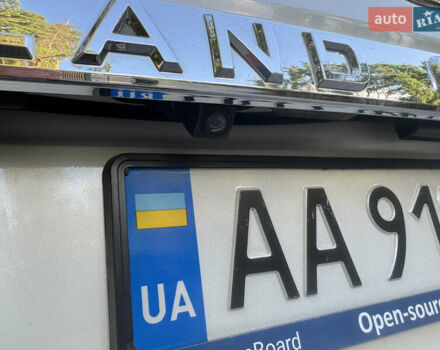 Белый Тойота Ленд Крузер, объемом двигателя 4.61 л и пробегом 122 тыс. км за 54000 $, фото 10 на Automoto.ua