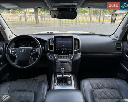 Белый Тойота Ленд Крузер, объемом двигателя 4.46 л и пробегом 111 тыс. км за 58900 $, фото 15 на Automoto.ua