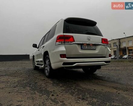 Белый Тойота Ленд Крузер, объемом двигателя 4.46 л и пробегом 192 тыс. км за 54555 $, фото 3 на Automoto.ua