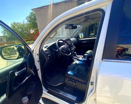 Белый Тойота Ленд Крузер, объемом двигателя 4.6 л и пробегом 250 тыс. км за 60000 $, фото 4 на Automoto.ua