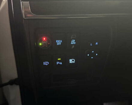 Білий Тойота Ленд Крузер, об'ємом двигуна 4.61 л та пробігом 112 тис. км за 53500 $, фото 9 на Automoto.ua