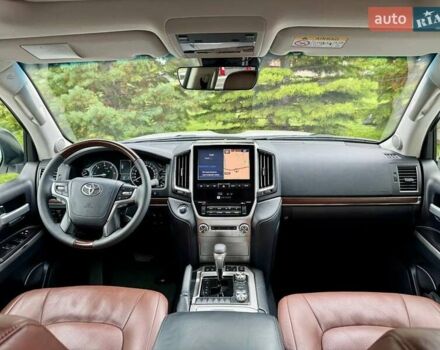 Білий Тойота Ленд Крузер, об'ємом двигуна 4.46 л та пробігом 190 тис. км за 48000 $, фото 23 на Automoto.ua