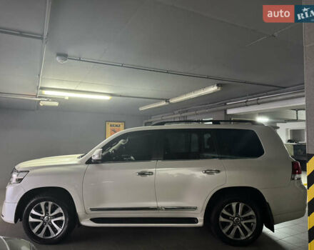 Білий Тойота Ленд Крузер, об'ємом двигуна 4.61 л та пробігом 112 тис. км за 53500 $, фото 1 на Automoto.ua