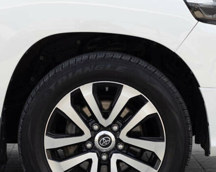 Белый Тойота Ленд Крузер, объемом двигателя 4.5 л и пробегом 140 тыс. км за 67000 $, фото 94 на Automoto.ua