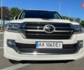 Белый Тойота Ленд Крузер, объемом двигателя 4.61 л и пробегом 144 тыс. км за 61500 $, фото 1 на Automoto.ua