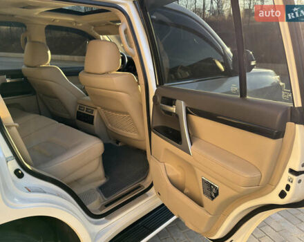 Білий Тойота Ленд Крузер, об'ємом двигуна 4.61 л та пробігом 239 тис. км за 48500 $, фото 18 на Automoto.ua
