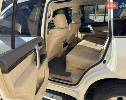 Білий Тойота Ленд Крузер, об'ємом двигуна 4.61 л та пробігом 239 тис. км за 48500 $, фото 19 на Automoto.ua