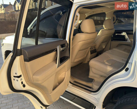 Білий Тойота Ленд Крузер, об'ємом двигуна 4.61 л та пробігом 239 тис. км за 48500 $, фото 9 на Automoto.ua