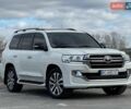 Белый Тойота Ленд Крузер, объемом двигателя 4.46 л и пробегом 104 тыс. км за 61900 $, фото 1 на Automoto.ua