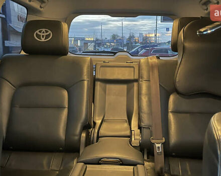 Белый Тойота Ленд Крузер, объемом двигателя 4.46 л и пробегом 125 тыс. км за 58000 $, фото 23 на Automoto.ua