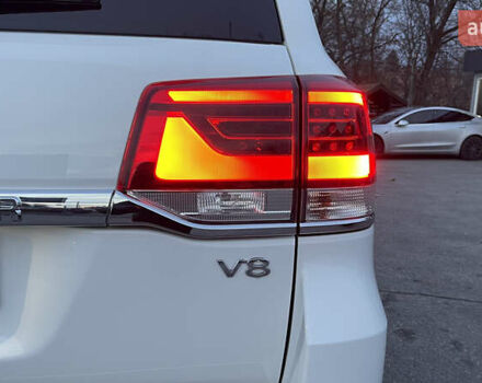 Белый Тойота Ленд Крузер, объемом двигателя 4.46 л и пробегом 125 тыс. км за 58000 $, фото 30 на Automoto.ua