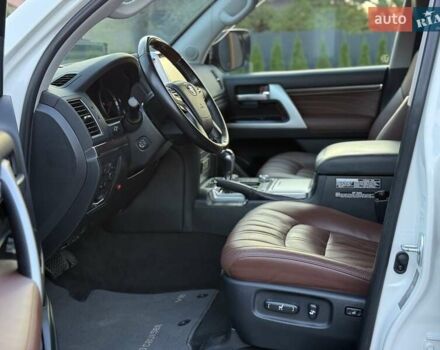 Білий Тойота Ленд Крузер, об'ємом двигуна 0 л та пробігом 150 тис. км за 70500 $, фото 14 на Automoto.ua