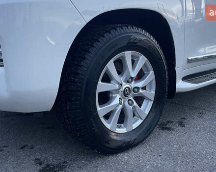 Белый Тойота Ленд Крузер, объемом двигателя 4.46 л и пробегом 125 тыс. км за 58000 $, фото 15 на Automoto.ua