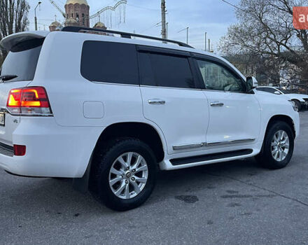 Белый Тойота Ленд Крузер, объемом двигателя 4.46 л и пробегом 125 тыс. км за 58000 $, фото 7 на Automoto.ua