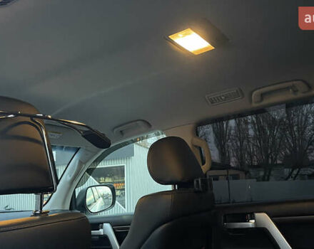 Белый Тойота Ленд Крузер, объемом двигателя 4.46 л и пробегом 125 тыс. км за 58000 $, фото 29 на Automoto.ua