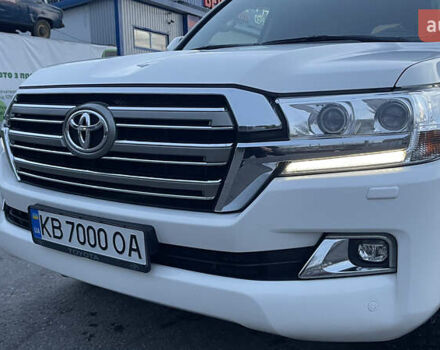 Белый Тойота Ленд Крузер, объемом двигателя 4.46 л и пробегом 125 тыс. км за 58000 $, фото 13 на Automoto.ua