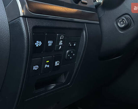 Белый Тойота Ленд Крузер, объемом двигателя 4.46 л и пробегом 125 тыс. км за 58000 $, фото 24 на Automoto.ua