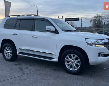 Белый Тойота Ленд Крузер, объемом двигателя 4.46 л и пробегом 125 тыс. км за 58000 $, фото 9 на Automoto.ua