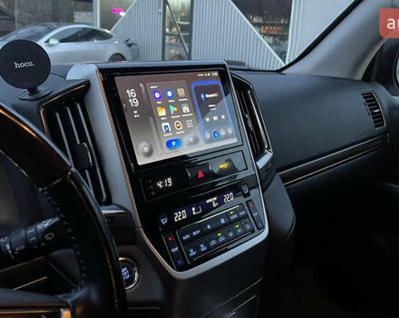 Белый Тойота Ленд Крузер, объемом двигателя 4.46 л и пробегом 125 тыс. км за 58000 $, фото 20 на Automoto.ua