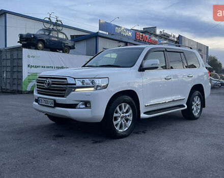 Белый Тойота Ленд Крузер, объемом двигателя 4.46 л и пробегом 125 тыс. км за 58000 $, фото 34 на Automoto.ua