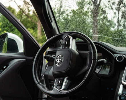 Белый Тойота Ленд Крузер, объемом двигателя 3.45 л и пробегом 60 тыс. км за 78000 $, фото 15 на Automoto.ua