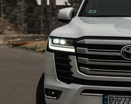 Белый Тойота Ленд Крузер, объемом двигателя 3.45 л и пробегом 60 тыс. км за 78000 $, фото 3 на Automoto.ua