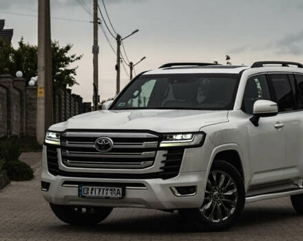 Белый Тойота Ленд Крузер, объемом двигателя 3.45 л и пробегом 60 тыс. км за 78000 $, фото 1 на Automoto.ua