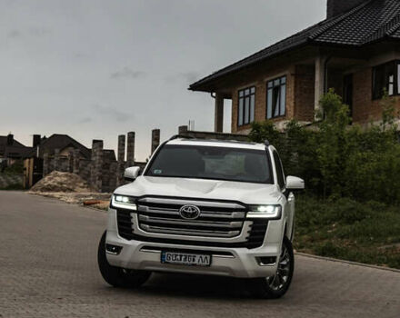 Белый Тойота Ленд Крузер, объемом двигателя 3.45 л и пробегом 60 тыс. км за 78000 $, фото 2 на Automoto.ua